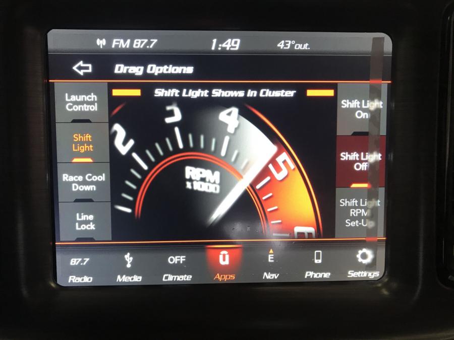 Детали интерьера Dodge Challenger SRT Demon (LC) 2018 года  (фото 92 из 162)